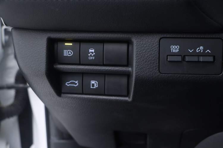 Used Toyota Avalon 2019 Dual-Engine 2.5L Luxury Edition China VI Standard
