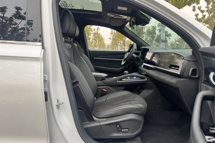 Used Geely Auto Monjaro L 2024 2.0TD High-Power Automatic Two-Wheel Drive Skyline Edition
