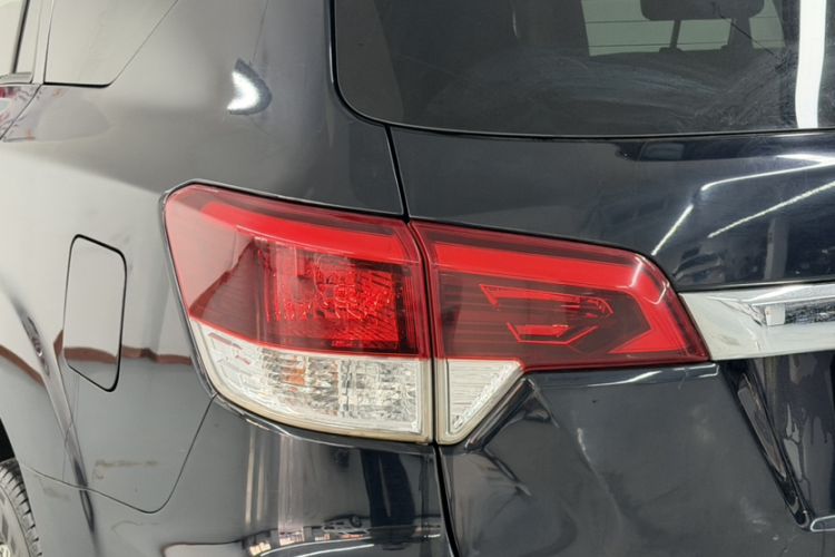 Used Nissan Terra 2018 2.5L Automatic 4x4 Luxury Edition