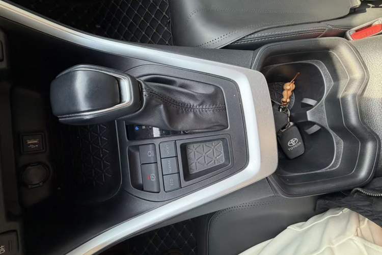 Used Toyota Wildlander 2023 2.0L CVT Two-Wheel Drive Luxury PLUS Edition
