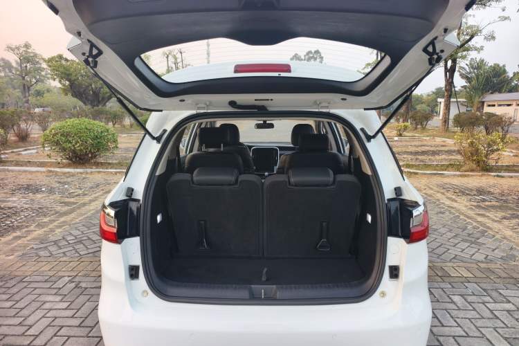 Used BYD Song MAX 2018 1.5T Automatic Smart Connect Luxury 6-Seater