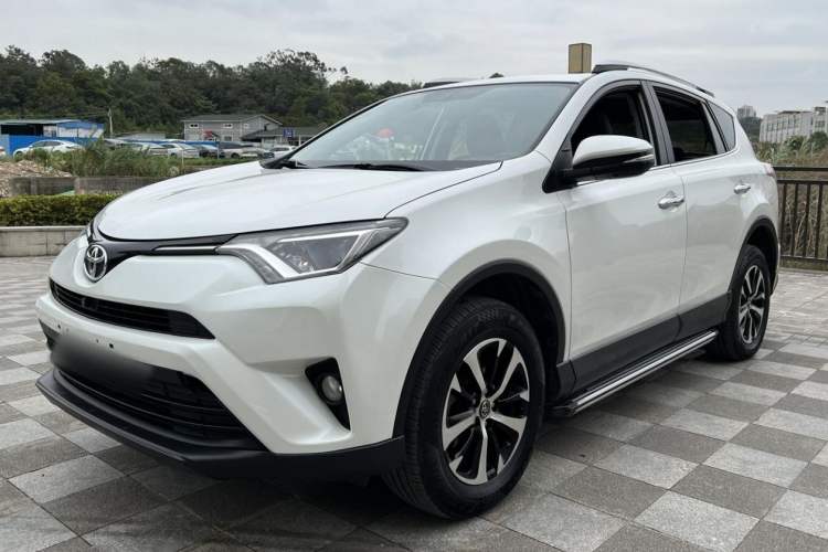 Used Toyota RAV4 2018 2.0L CVT Two-Wheel Drive Fashion X Edition