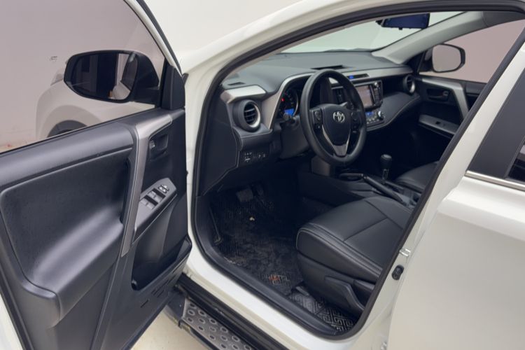 Used Toyota RAV4 2016 2.0L CVT Two-Wheel Drive Comfort Edition China V Standard