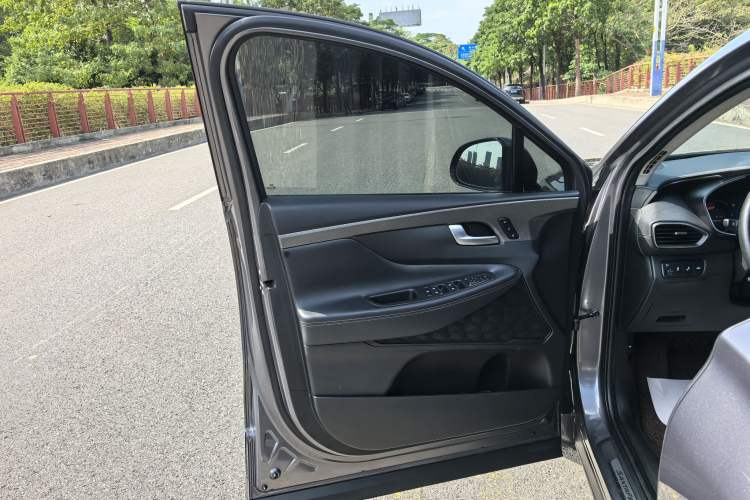 Used Hyundai Santa Fe 2019 380 TGDi DLX Automatic Two-Wheel Drive Prestige Plus Version China VI Standard
