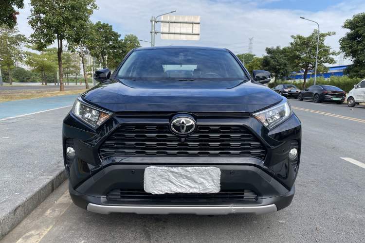 Used Toyota RAV4 2021 2.0L CVT Two-Wheel Drive Fashion Edition
