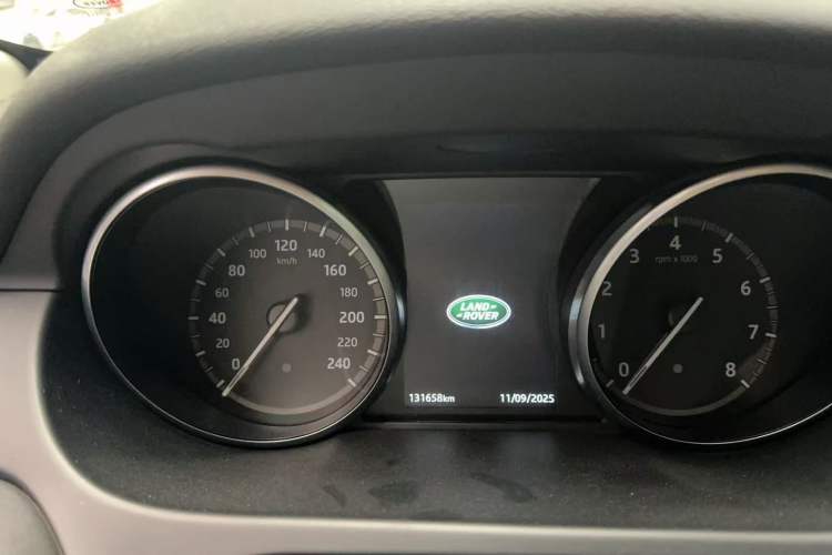 Used Land Rover Discovery Sport 2018 240 PS SE Version
