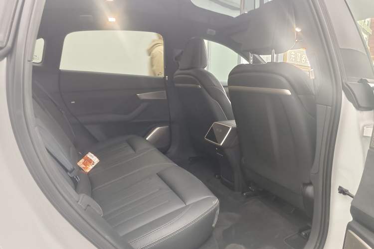 Used ONVO L60 2024 60 kWh Rear-Drive Version