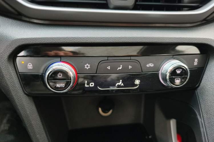 Used Chevrolet Orlando 2020 Light Hybrid Redline 530T Automatic Enjoyment Edition (5+2 Models)
