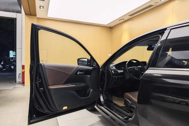 Used Honda Accord 2016 2.0L Comfort Edition
