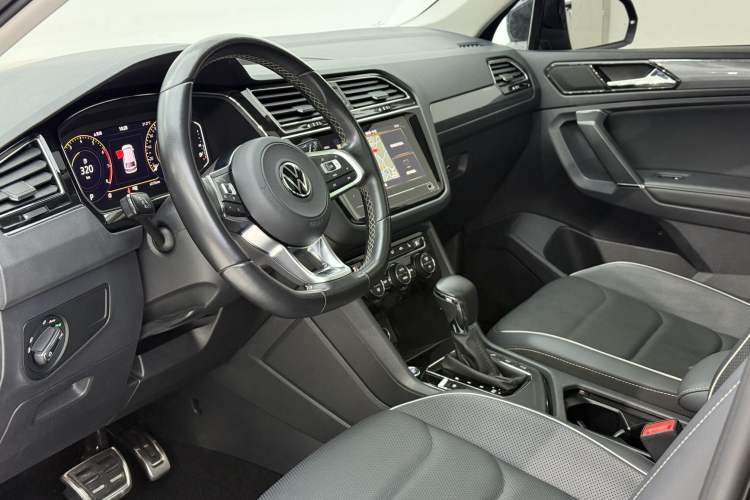 Used Volkswagen Tiguan L 2021 330TSI Automatic Two-Wheel Drive R-Line Flagship Edition
