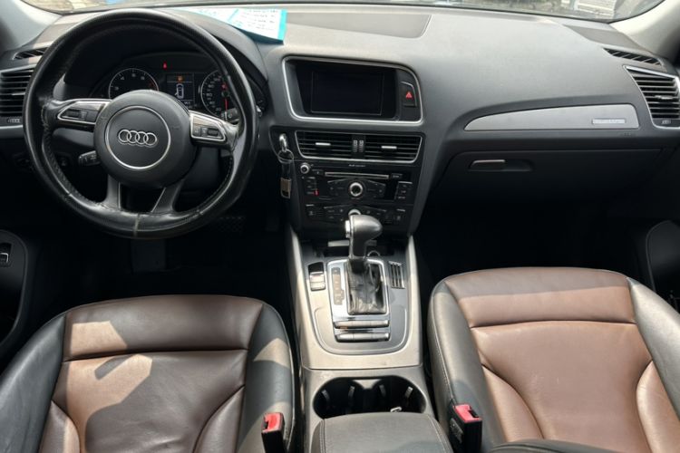 Used Audi Q5 2017 Plus 40 TFSI Ambition Model
