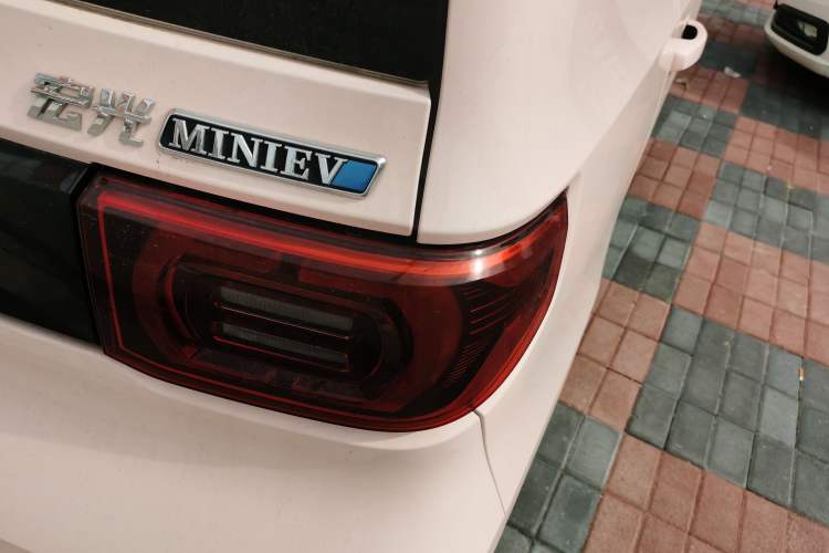 Used Wuling Hongguang MINIEV 2021 Macaron Premium Model – Lithium Iron Phosphate
