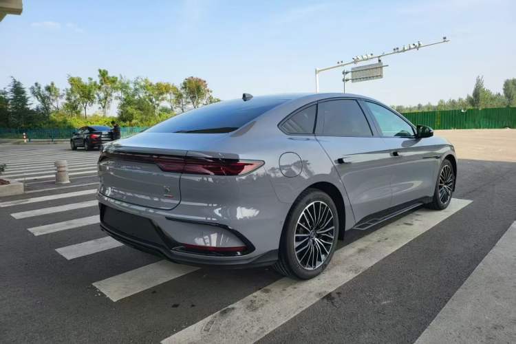 Used BYD Han 2025 DM-i Intelligent Driving Edition 125KM LiDAR Flagship Model
