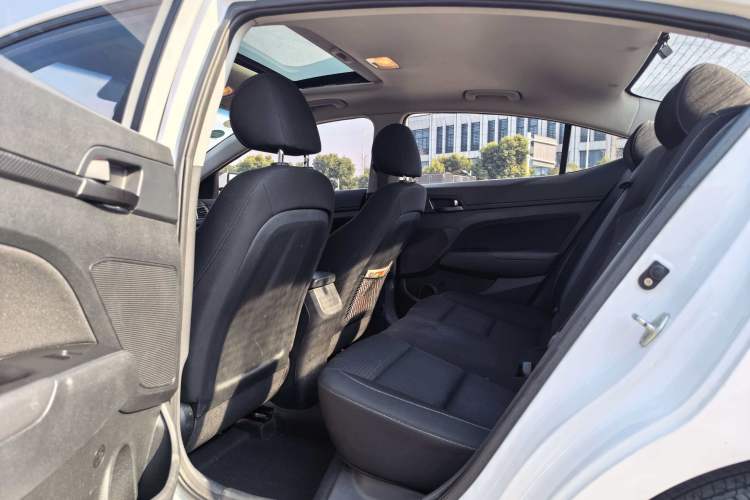 Used Hyundai Elantra 2016 1.4T Dual-Clutch Xuan Dong · Dynamic Version