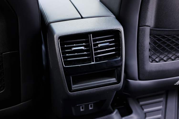 Used  9 2021 45THP Montmartre Advanced Edition
