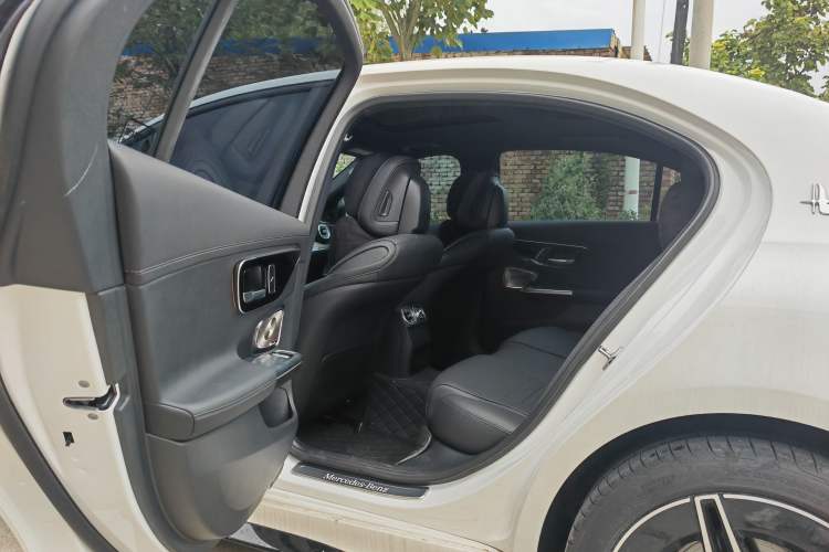 Used Mercedes-Benz C-Class 2023 Restyled C 260 L Night Edition Sports Version
