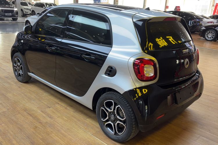 Used  forfour 2016 0.9T 66 kW Pioneer Edition