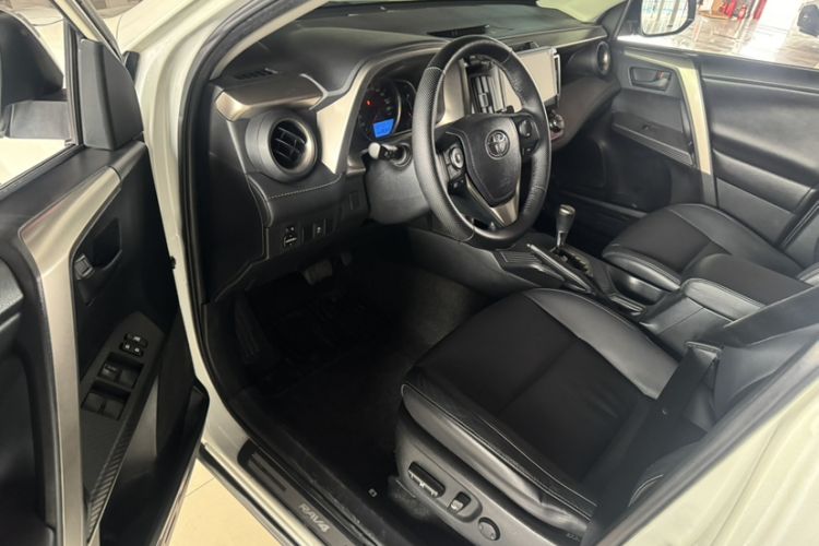 Used Toyota RAV4 2015 2.5L Automatic 4x4 Elite Edition
