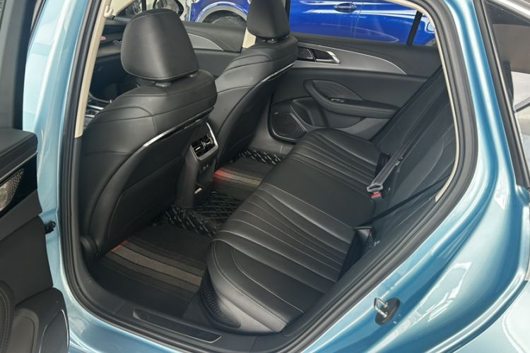 Used Hongqi H5 2023 1.5T HEV Smart Connect Flagship Edition
