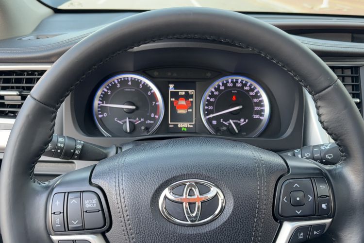 Used Toyota Highlander 2018 2.0T Two-Wheel Drive Prestige Version 7 Seats China V Emission Standard
