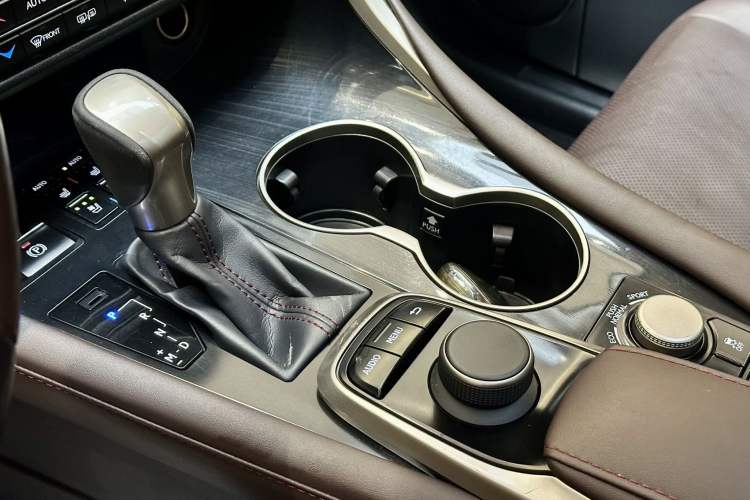 Used Lexus RX 2016 300 4x4 Elegant Edition China VI
