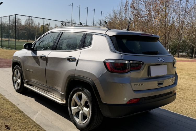 Used  Compass 2017 200T Automatic Family Edition
