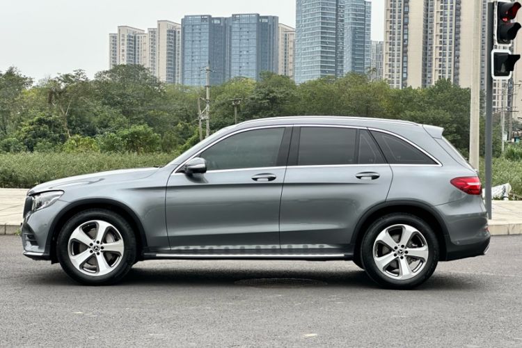 Used Mercedes-Benz GLC 2017 GLC 260 4MATIC Luxury Model
