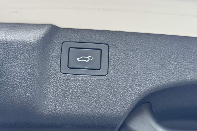 Used Hyundai Grand SantaFe 2013 3.0L 7-Seater 4x4 Flagship Edition