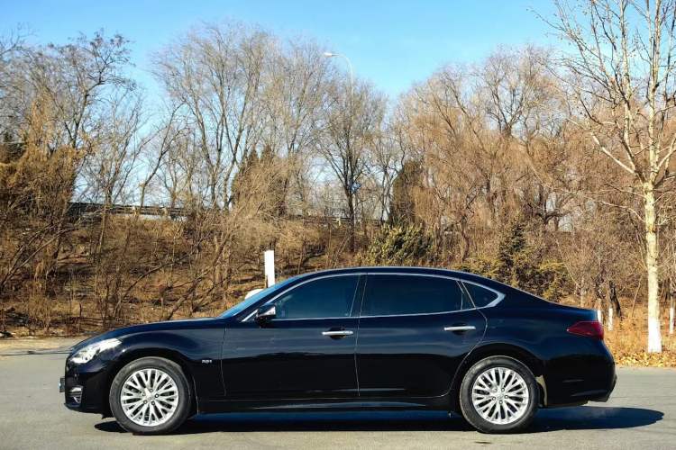 Used Infiniti Q70 2019 Q70L 2.0T Elite Plus Version
