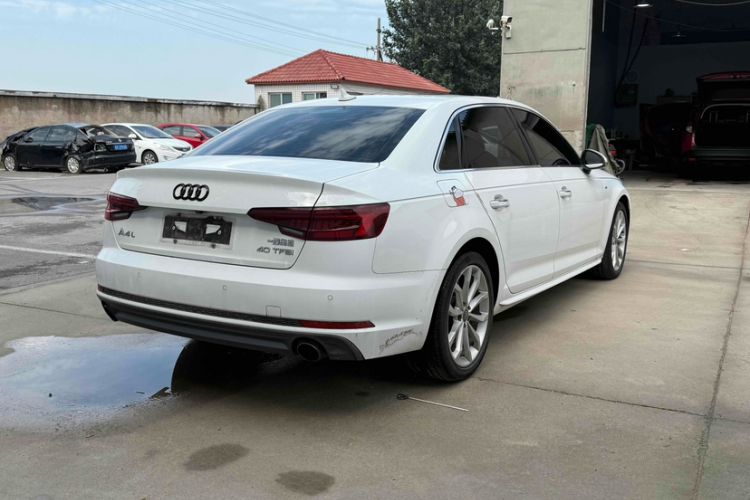 Used Audi A4L 2018 30th Anniversary Edition 40 TFSI Fashion Model
