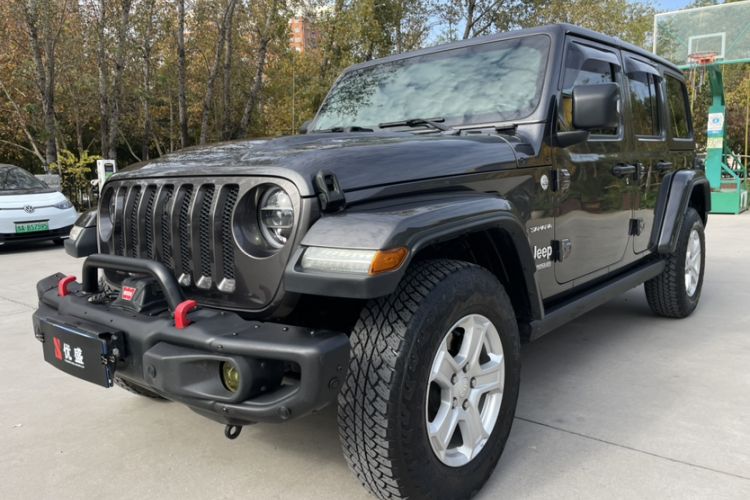 Used  Wrangler 2019 2.0T Sahara Four-Door Version China VI Emission Standard
