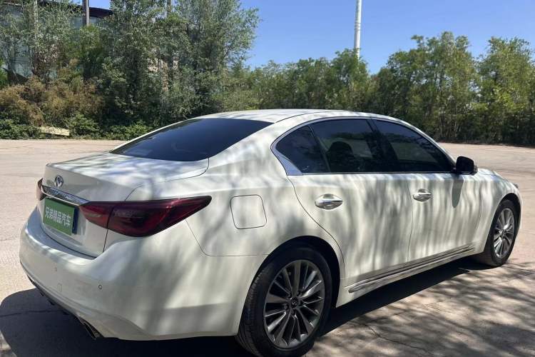 Used Infiniti Q50L 2018 2.0T Enjoyment Version China VI Standard
