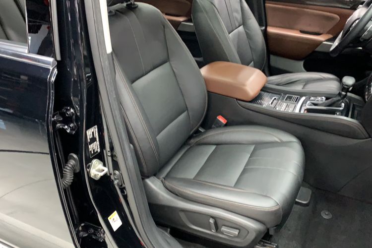 Used GAC Trumpchi GS8 2017 320T Two-Wheel Drive Luxury Smart Connectivity Version (7 Seats)
