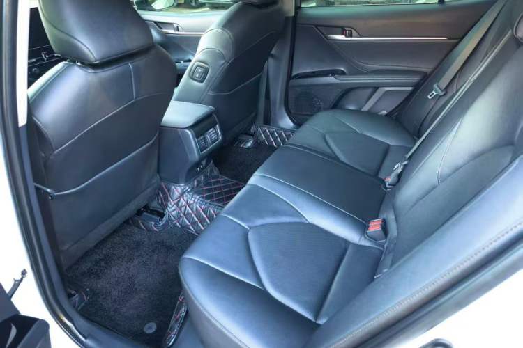 Used Toyota Camry 2021 2.0G Luxury Edition
