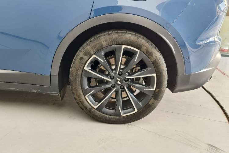 Used ONVO L60 2024 60 kWh All-Wheel Drive