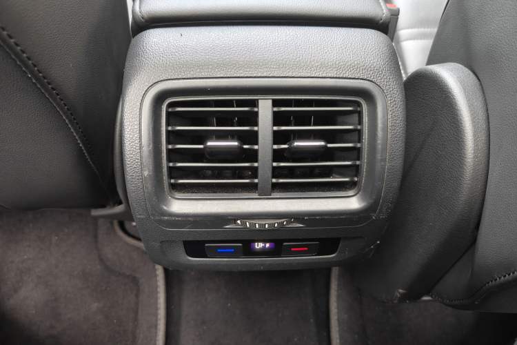 Used Volkswagen Touran 2016 Volkswagen Touran L 280TSI DSG Comfort Edition
