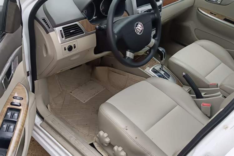 Used Buick Excelle 2015 1.5L Automatic Classic Model
