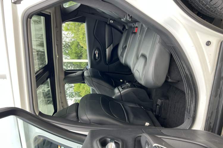 Used Jeep Cherokee 2019 2.0T Two-Wheel Drive Smart Enjoyment Version China V
