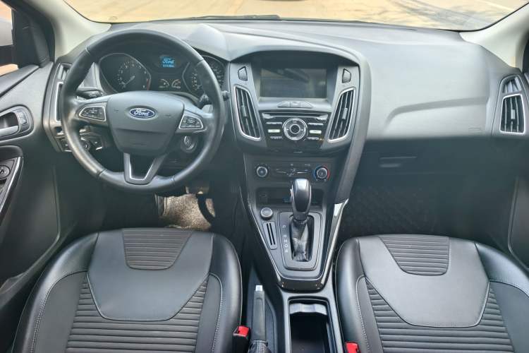 Used Ford Focus 2018 Hatchback Classic 1.6L Automatic Trendy SmartDrive Edition
