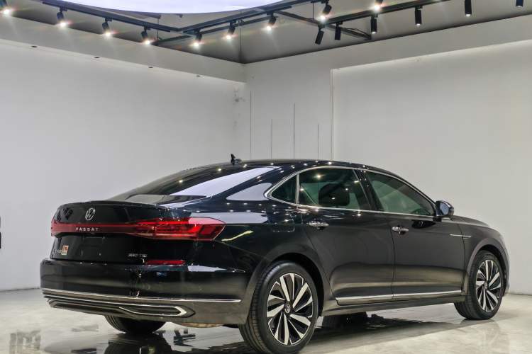 Used Volkswagen Passat 2024 380TSI Dragon Glory Edition
