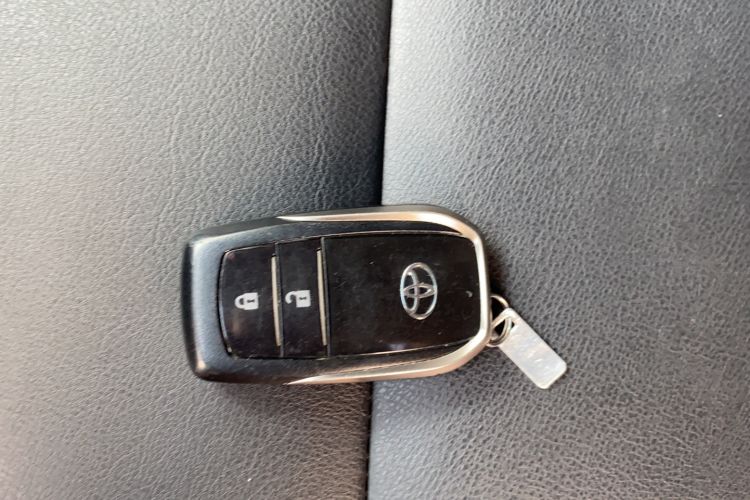 Used Toyota RAV4 2019 2.0L CVT Two-Wheel Drive Comfort Edition China VI Standard
