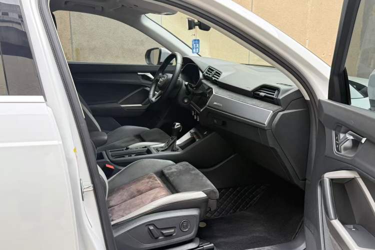 Used Audi Q3 2021 35 TFSI Progressive Dynamic Edition
