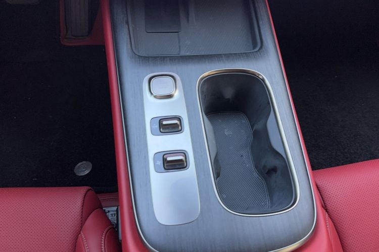 Used  SU7 2024 Rear-Drive Long-Range Intelligent Driving Version
