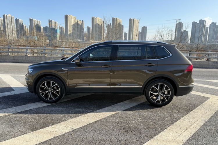 Used Volkswagen Tiguan L 2017 330TSI Automatic Two-Wheel Drive Flagship Edition
