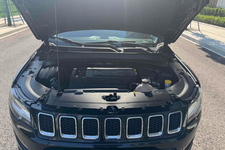 Used  Compass 2017 200T Automatic Family Edition
