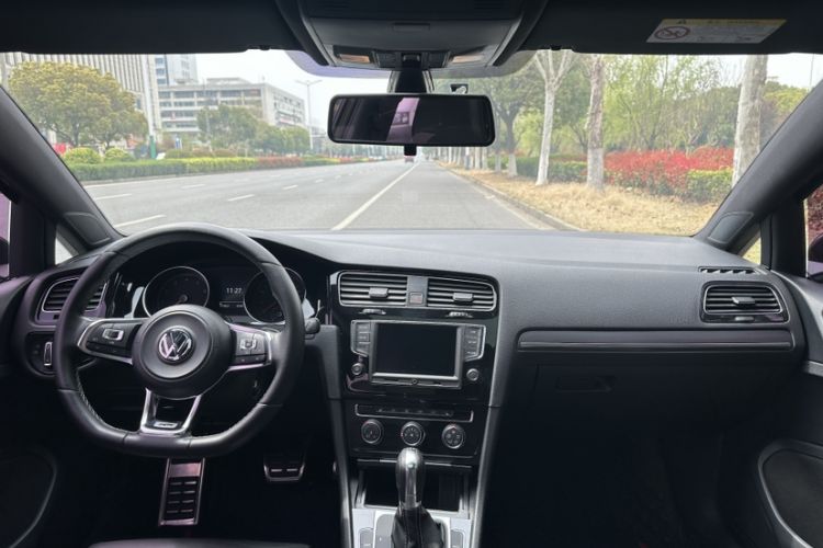 Used Volkswagen Golf 2016 1.4TSI Automatic R-Line
