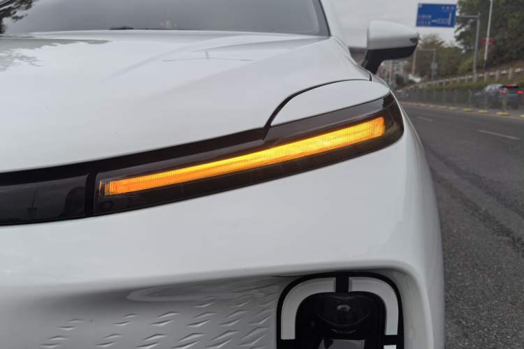 Used Geometry E Firefly 2024 301km Starlight