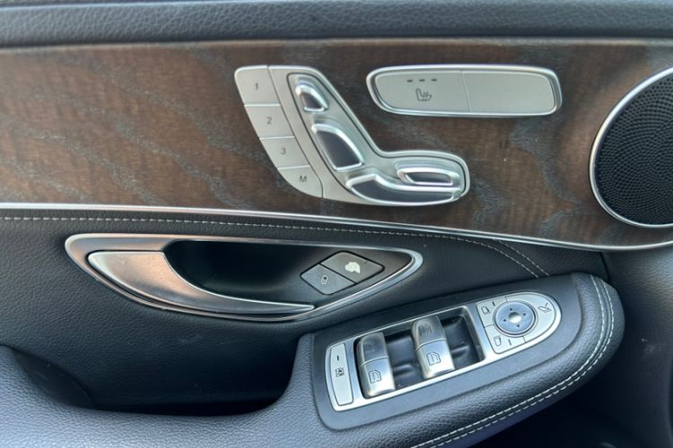 Used Mercedes-Benz GLC 2016 GLC 300 4MATIC Dynamic Model
