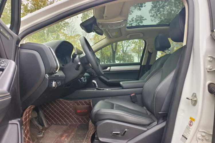 Used BYD Tang 2018 2.0T Automatic SmartConnect Prestige 7-Seater China V Standard