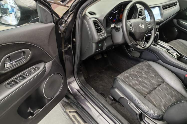 Used Honda Vezel 2015 1.8L CVT 2WD Luxury Model